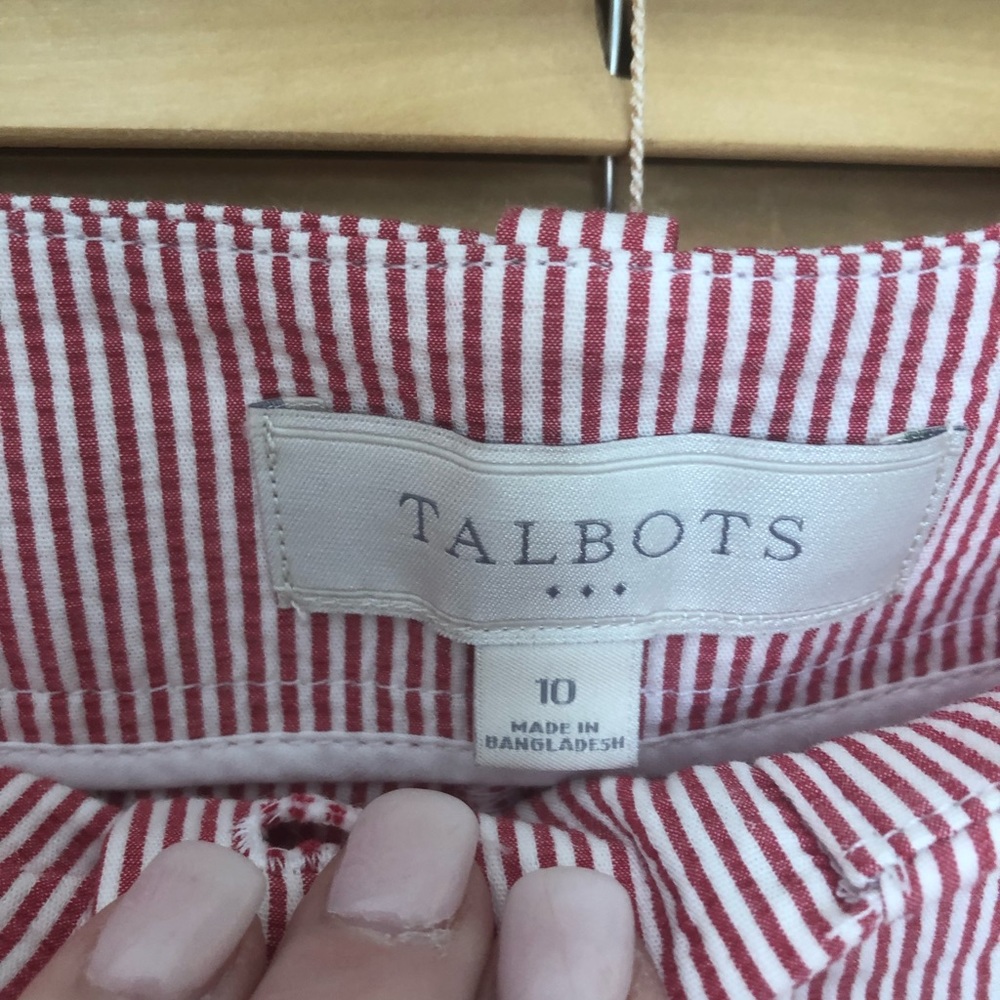 Talbots seersucker adorable long Bermuda shorts red & white striped